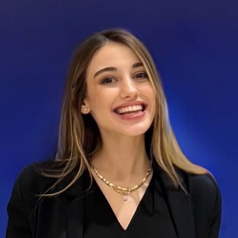 Özge Aydın