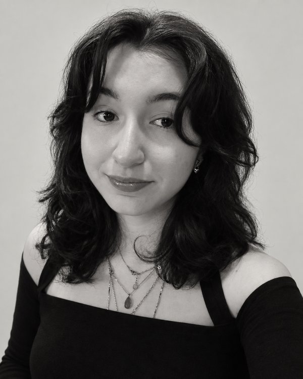 Portrait of Selen Özşimşek